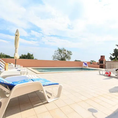 Holiday home Haus In Mit Pool Und Bergblick *