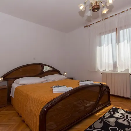 Casa vacanze Haus In Mit Pool Und Bergblick
