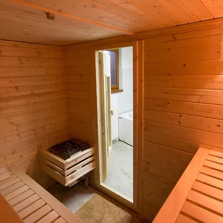 Haus In Mit Pool Und Bergblick Casa vacanze Vinkuran