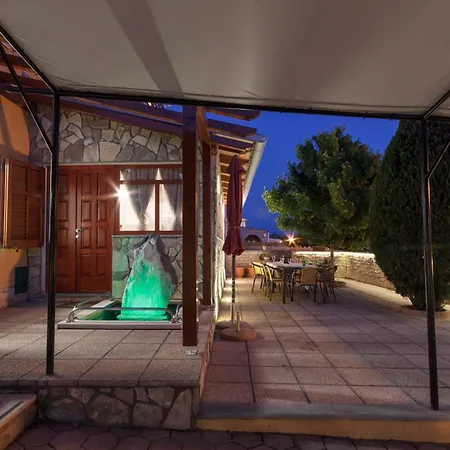 펜션 Haus In Mit Pool Und Bergblick